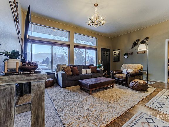 2nd image of 58 Charters Dr