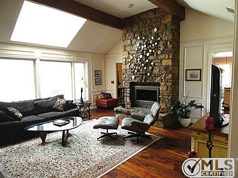 3rd image of 4001 Windermere Dr