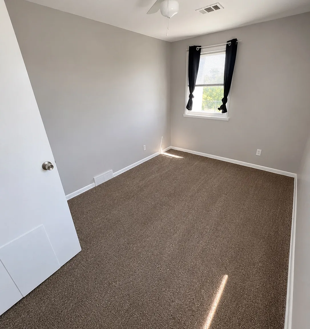 2 bed, $1,350 — Photo 3