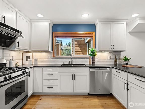 5th image of 806 N 49th Street