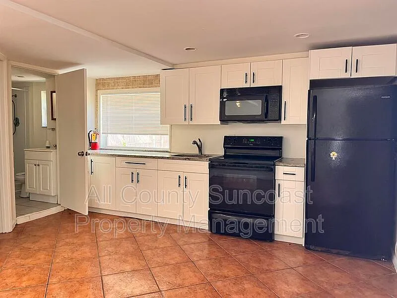 1 bed, 1.0 bath, $1,025 — Photo 2