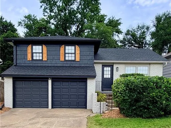 1002 E 79th St, Kansas City, MO 64131