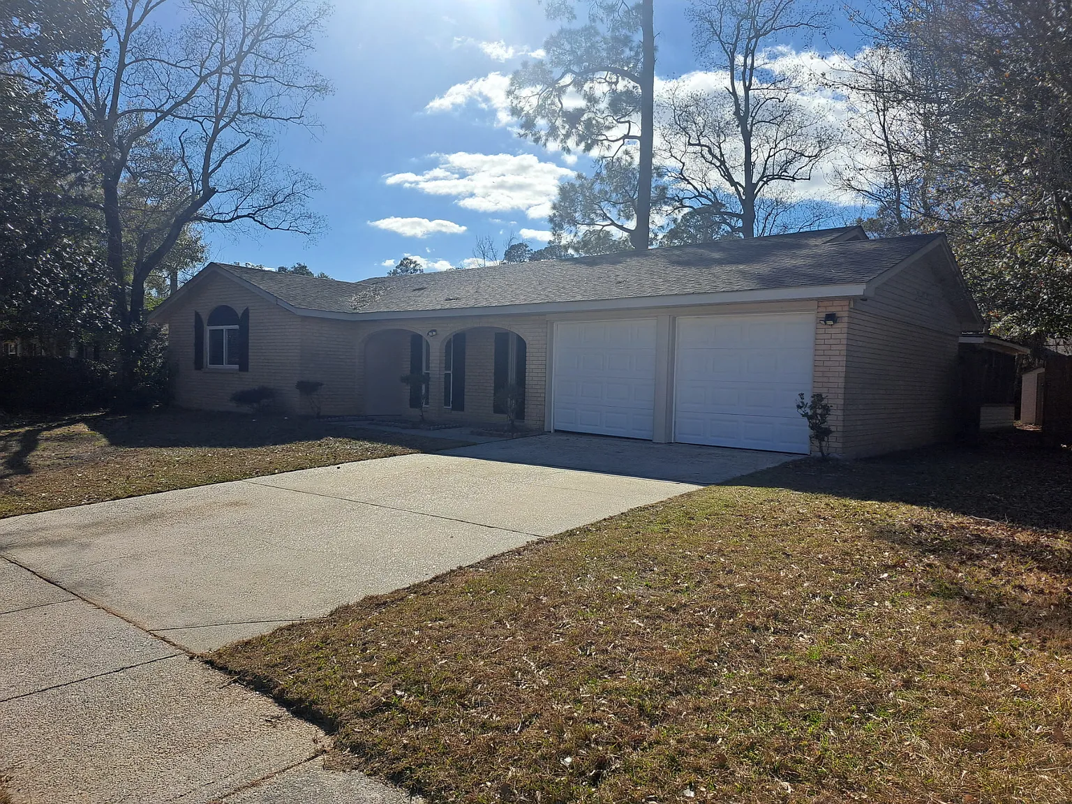 4 bed, 2230 sqft, $2,000 — Photo 2