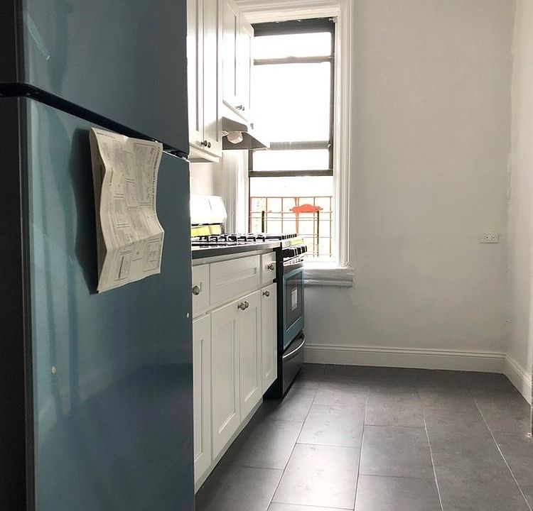 2nd image of 2620 Beverley Rd APT 2B