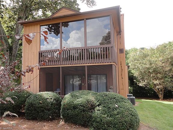 2nd image of 113 Cloister Oaks Cir