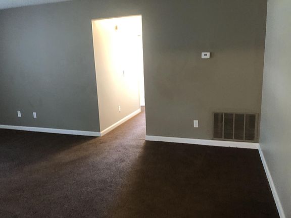 3rd image of 972 Gordon Smith Blvd APT 11