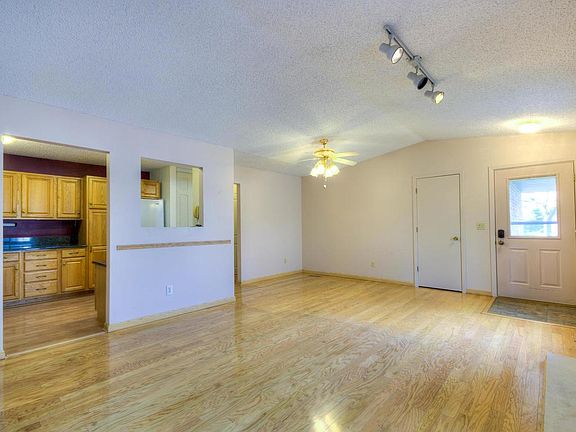 5th image of 1244 Black Oaks Ln N