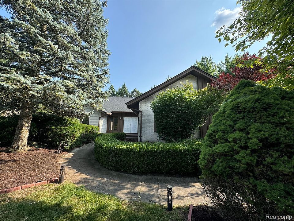 1st image of 6391 Denton Dr
