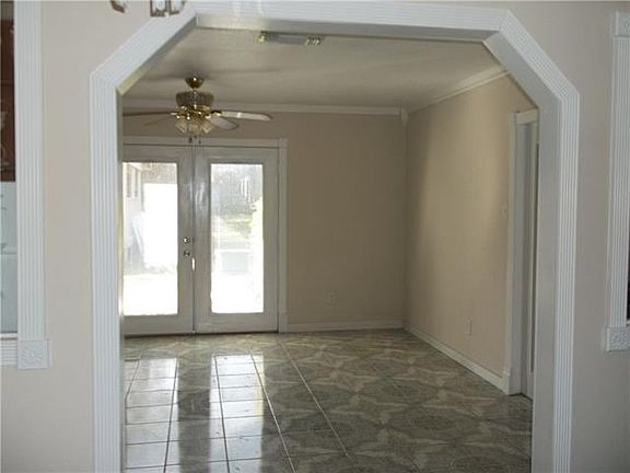 5th image of 336 Guadalupe Dr
