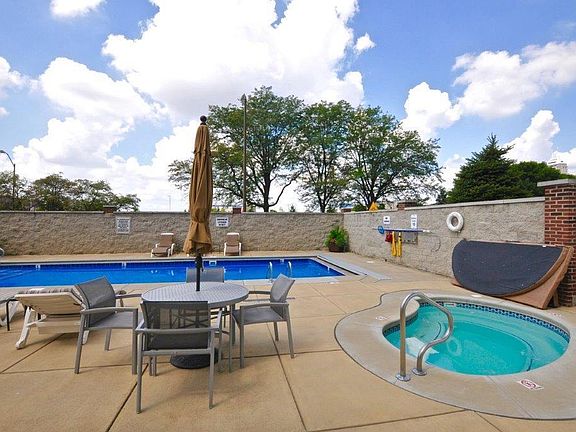4th image of 435 Virginia Ave Unit 307