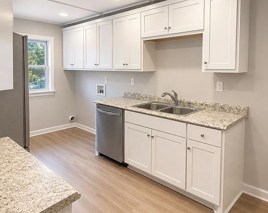 4th image of 801 Fowler St #801