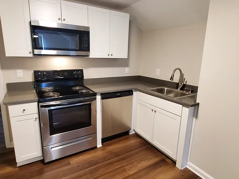 1605 Douglas Ave #A — Photo 3