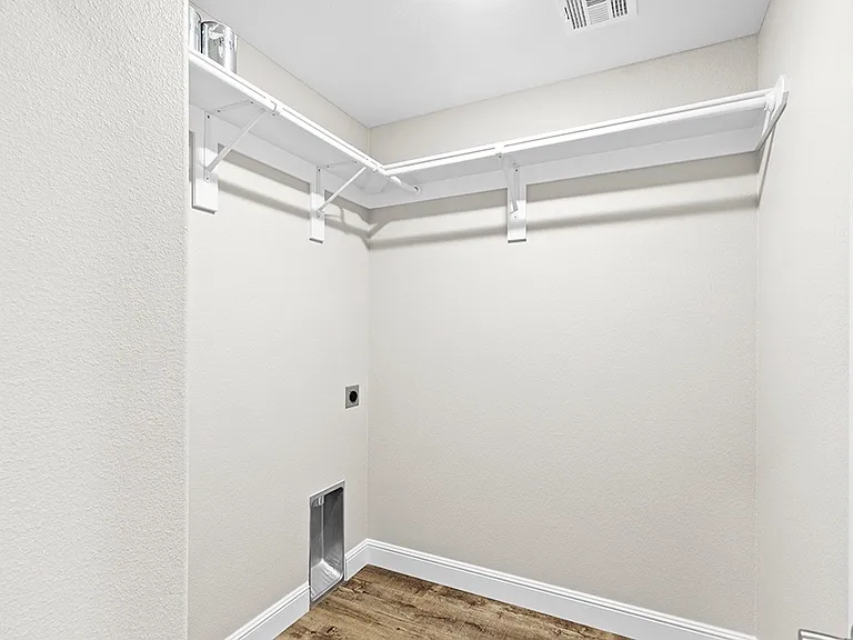 2331 S Willard Ave — Photo 15