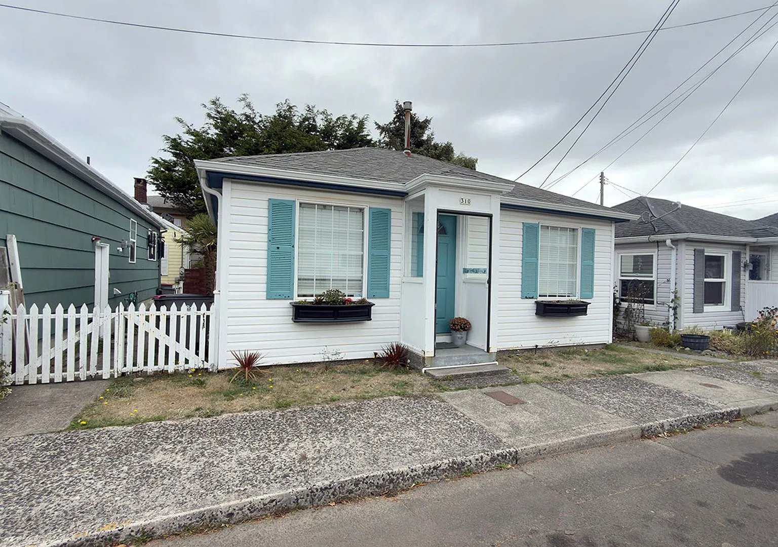 310 Ave K, Seaside, OR 97138 — Photo 2