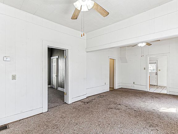 2nd image of 806 N 5th St