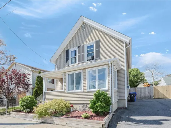 30 Stearns St, Pawtucket, RI 02861