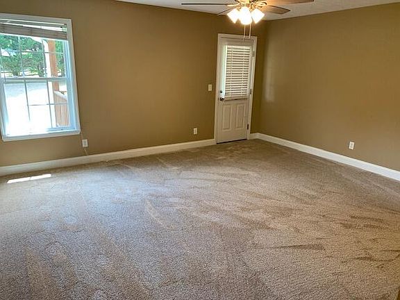 2nd image of 554 Peachtree Cir