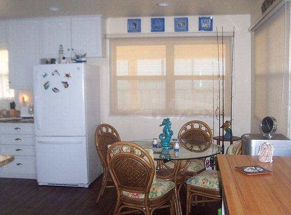 4th image of 40 Belaire Dr