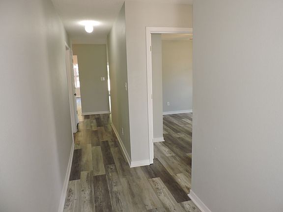 3rd image of 3971 Sunny Manor Cir