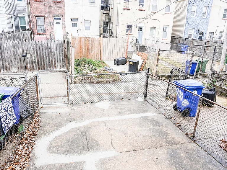 Etting St — Photo 19