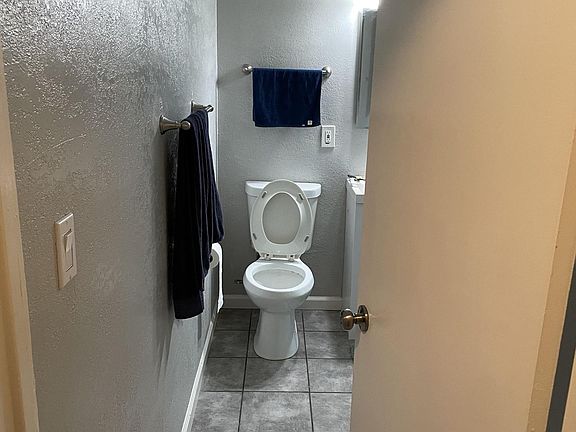 4th image of 2626 T St APT 1