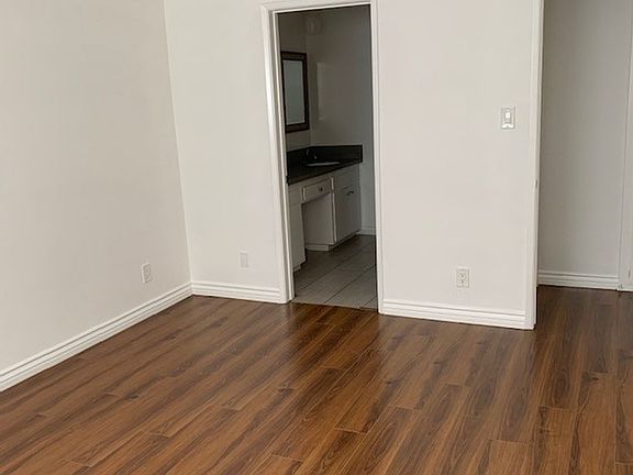3rd image of 1900 Glendon Ave APT 103
