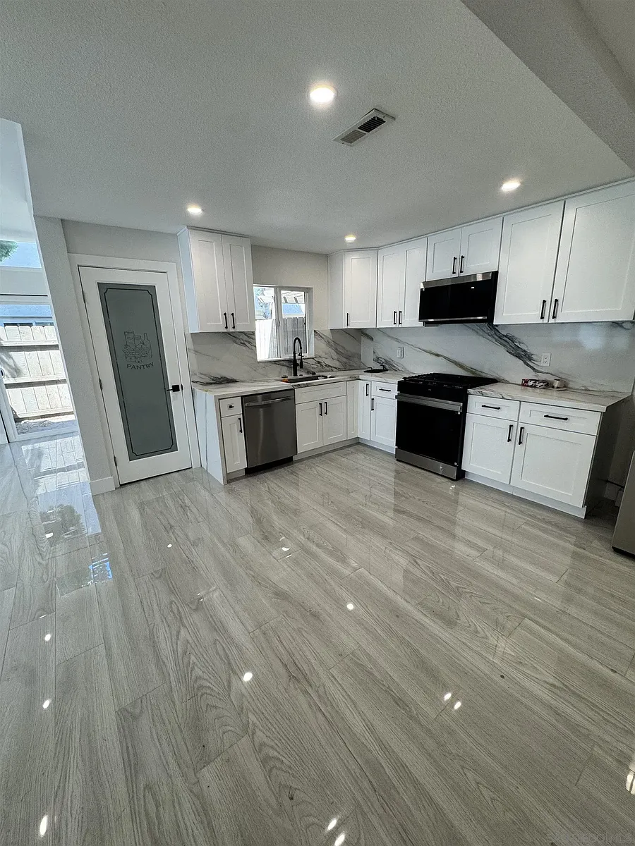 Building Photo - 1526 Granite Hills Dr #B-EL