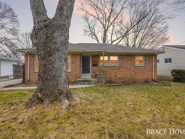 1500 Carlton Ave NE, Grand Rapids, MI 49505