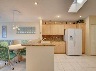 9759 Harbour Lake Cir, Boynton Beach, FL 33437
