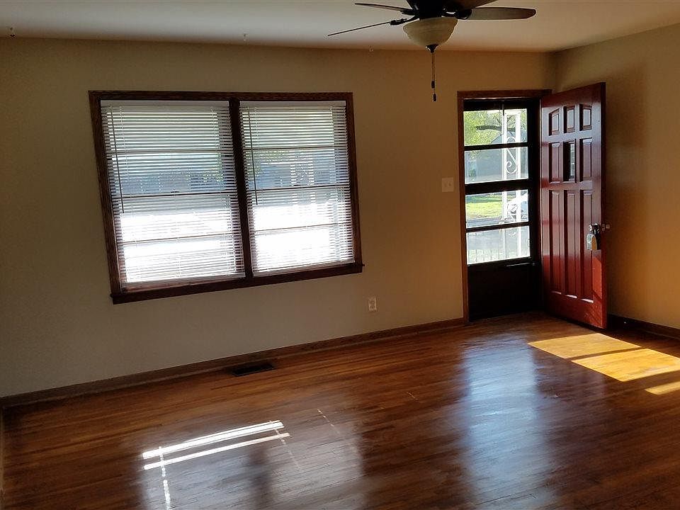 2nd image of 21 Halsey Dr