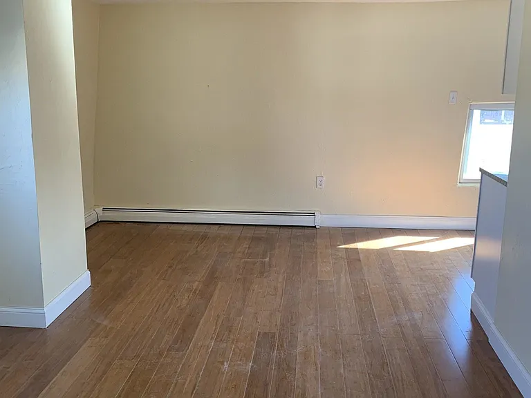 233 London St #3 — Photo 23