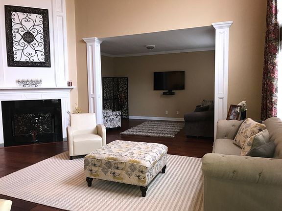 Additional Sitting Area 