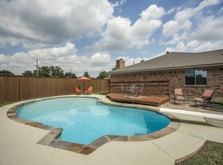 2822 Cliffbrook Dr, Carrollton, TX 75007