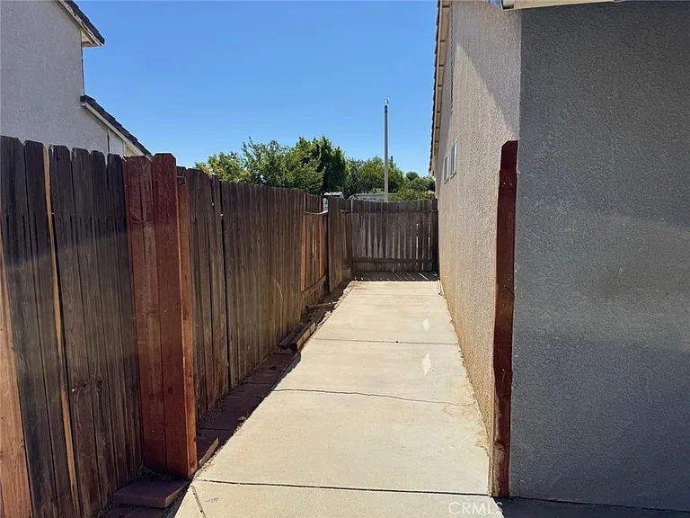 1229 Onyx Dr — Photo 22