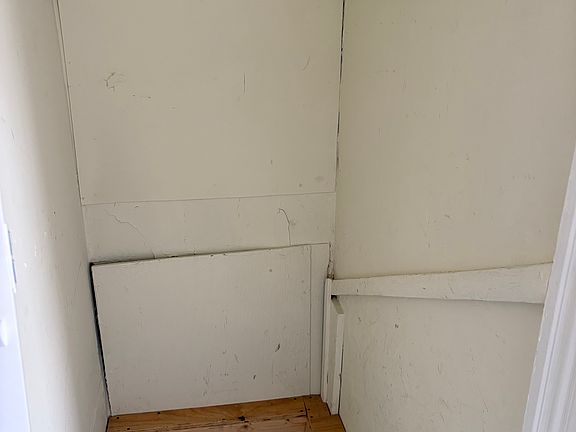4th image of 120 S Main St #2
