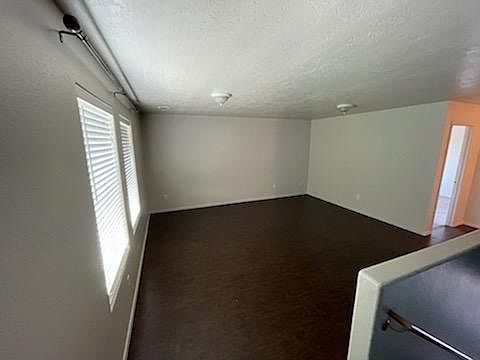 3rd image of 10062 W Lincroft St