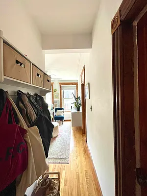 Rented by LJ Sloane Management | media 4