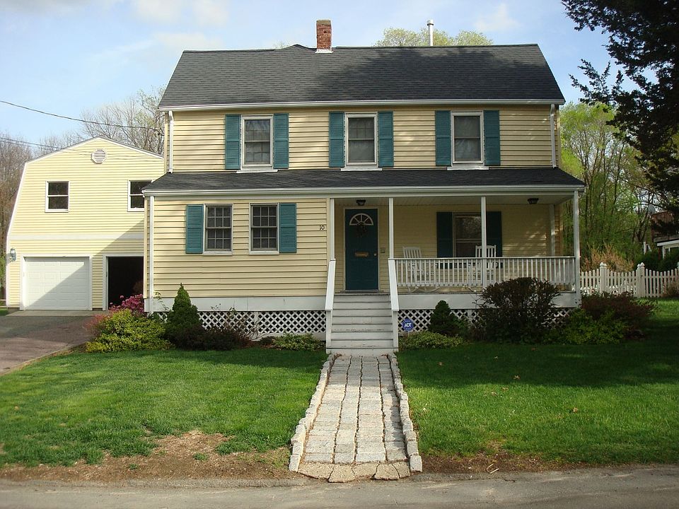 Cobblestone walkway and farmer's porch welcomes you and your guests