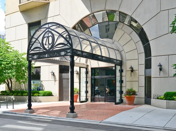 70 W Huron St APT 1505, Chicago, IL 60654