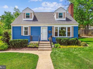 2206 S Dinwiddie St, Arlington, VA 22206