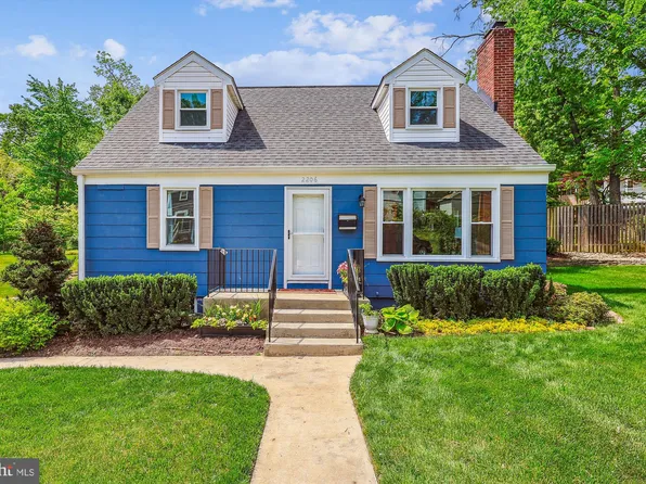 2206 S Dinwiddie St, Arlington, VA 22206