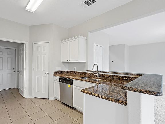 3rd image of 1108 Flatwater Trl