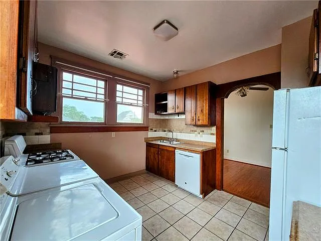 2919 Carondelet St #C — Photo 8