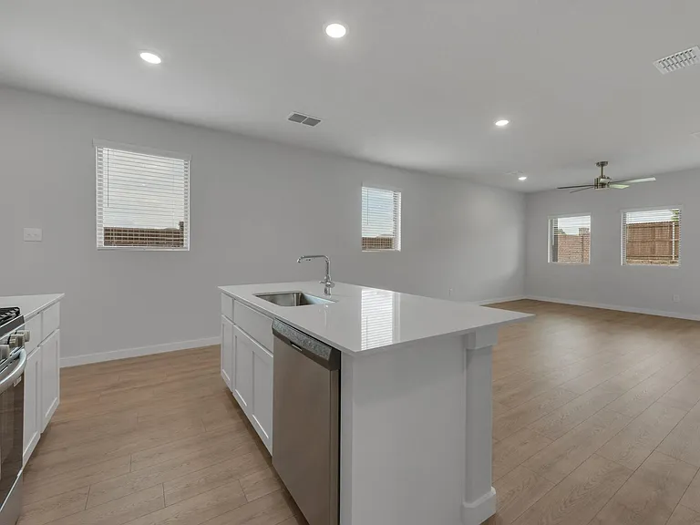 606 Green Grass Dr — Photo 11