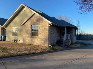 1601 E Redrex St, Springfield, MO 65804