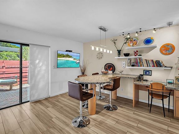 4th image of 3908 Parkside Ln #229