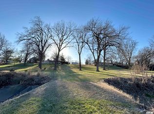 3215 N Knoxville Ave, Peoria, IL 61604