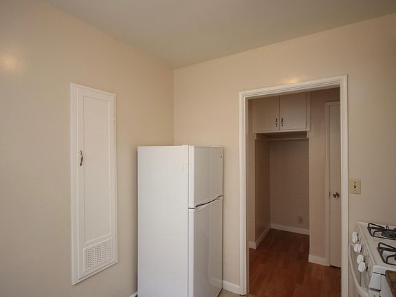 5th image of 343 S Madison Ave APT 9