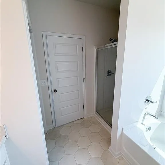 1013 Stiles Ct — Photo 9