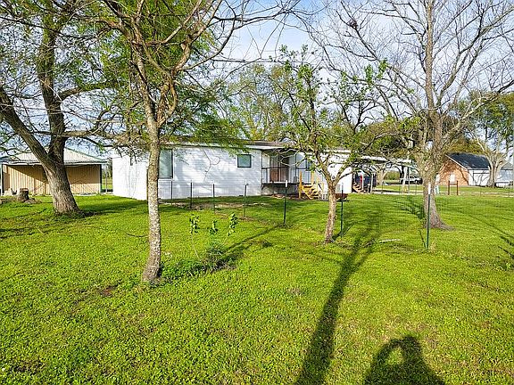 3rd image of 2602 Vida Shaw Rd